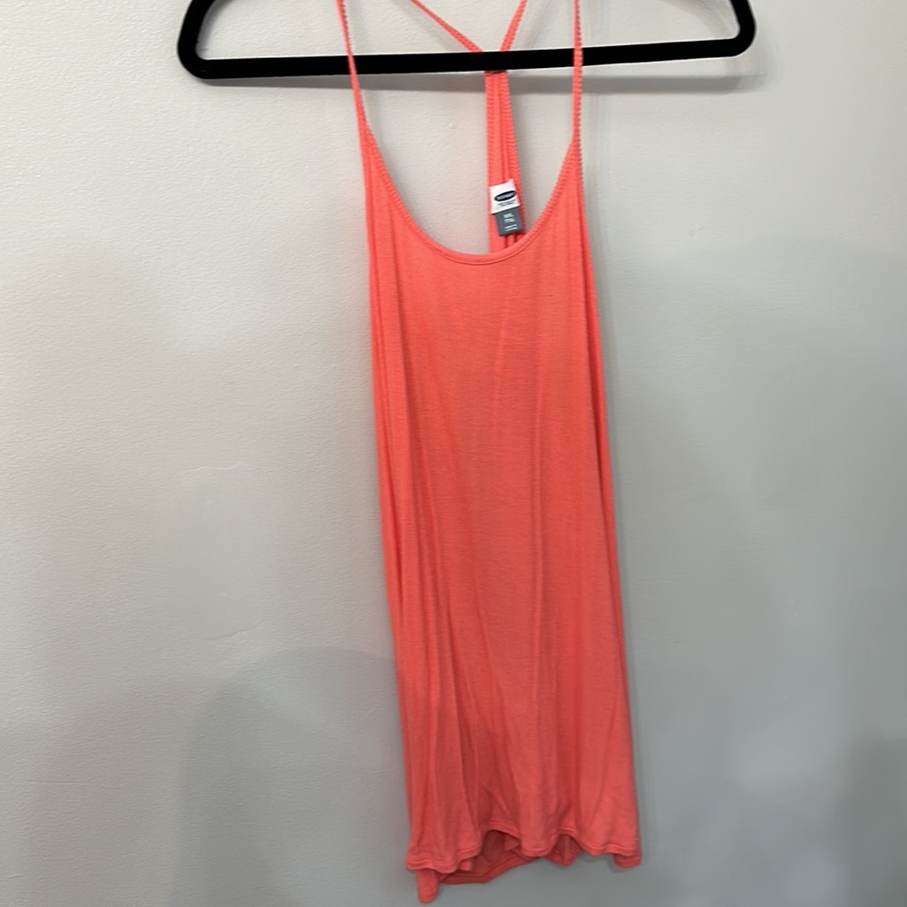 Flowy tank